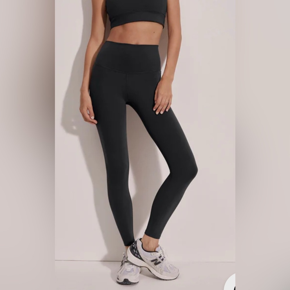 Varley black leggings laidlaw with POCKETS 25in